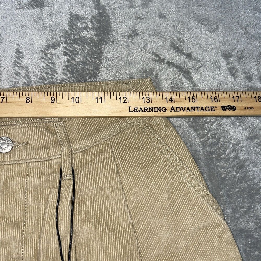 Levi's Pants Womens 26 Premium Wide Leg Pleated Crop Corduroy NWT MSRP $80 - Picture 8 of 9
